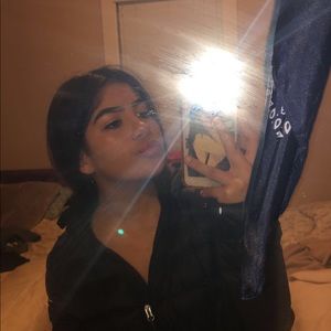 Meet your Posher, Perla